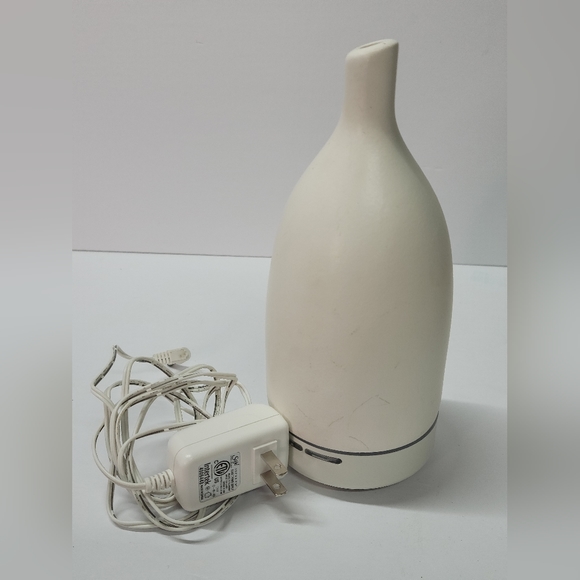 Saje Aroma Om Ultrasonic Aroma Diffuser. - Picture 7 of 8